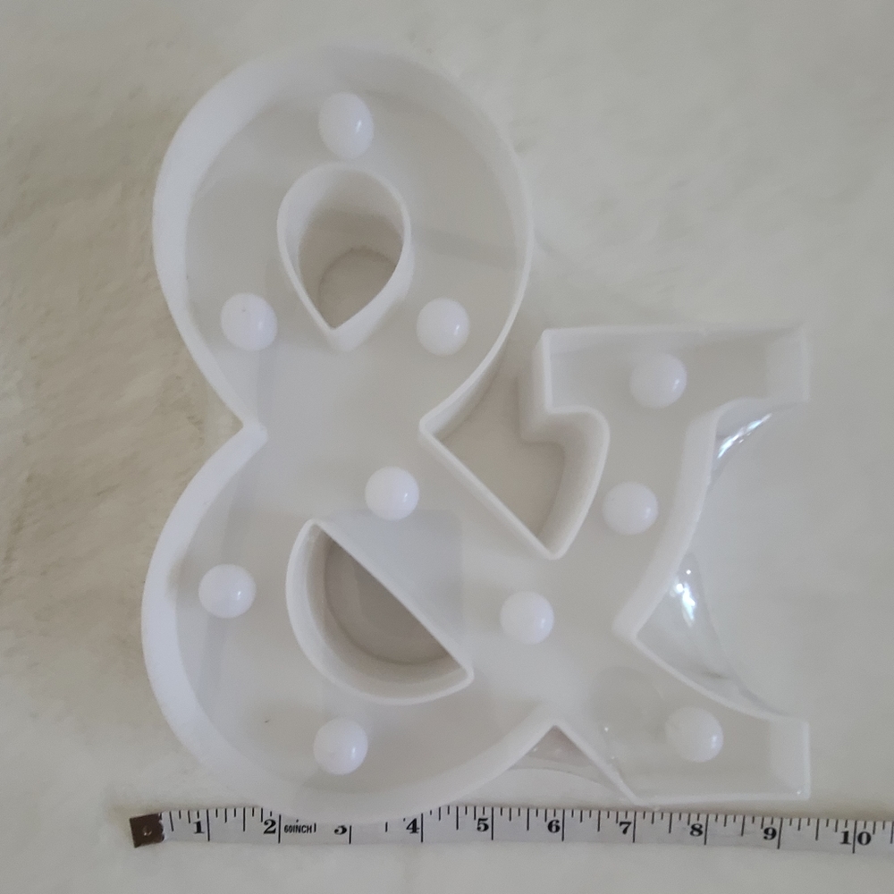 NEW LETTER "&" DECORATIO WITH LIGHT